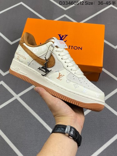 230耐克 Nike Air Force 1 ’07 空军一号AF1 低帮百搭休闲运动板鞋。柔软、弹性十足的缓震性能和出色的中底设计，横跨复古与现代的外型结合，造就出风靡全球三十多年的Force