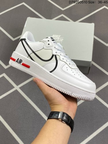 130耐克 Nike Air Force 1 '07 Low 空军一号含气垫 低帮百搭厚底增高休闲运动板鞋。柔软、弹性十足的缓震性能和出色的中底设计，横跨复古与现代的外型结合，造就出风靡全球三十多