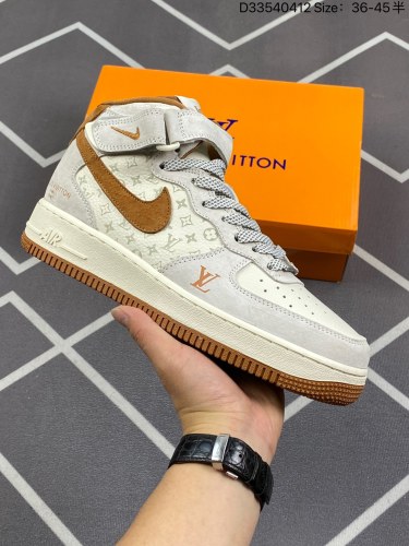 270耐克 Nike Air Force 1 ‘07 空军一号 AF1 中帮魔术贴百搭休闲运动板鞋路易威登联名。Nike Air Force 1 '07 Mid 空军一号运动鞋集一系列出众特性于一