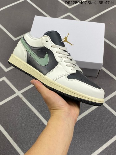 140耐克 乔丹Air Jordan 1 Low AJ1 乔1 乔丹1代aj1 低帮复古文化休闲运动篮球鞋。从1985 年面世的元年款汲取设计灵感，采用简洁大方的经典外观，熟悉中带一抹新颖。此款运