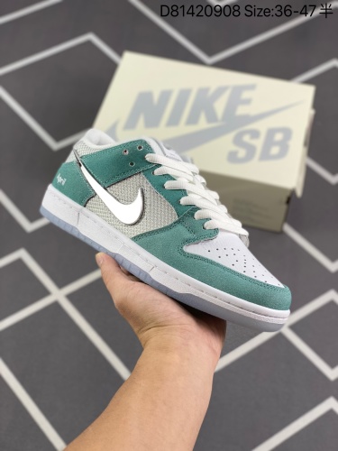 210公司级✅April Skateboards x Nk SB Dunk Low 联名款 冰封玫瑰 SB扣碎篮板时尚休闲板鞋 FD2562-400 #配色采用白色网眼鞋面、皮革鞋头和 Turbo
