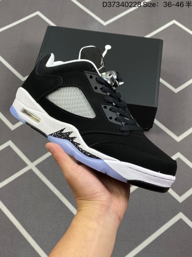 170耐克 Nike Air Jordan 5 Retro 低帮  乔丹之子 AJ5 乔丹5代 aj5 乔5 乔丹5 低邦   乔丹篮球运动鞋 低帮复古休闲文化篮球鞋。后跟饰有“Team Jord