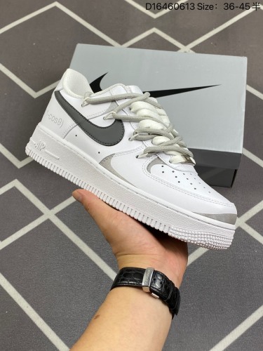230Air Force 1 '07 Low 解构绑带原楦头原纸板 打造纯正空军版型#专注外贸渠道 全掌内置蜂窝气垫 #原盒配件 原厂中底钢印、拉帮完美 官方同步上架货号：ZH0316-017Si