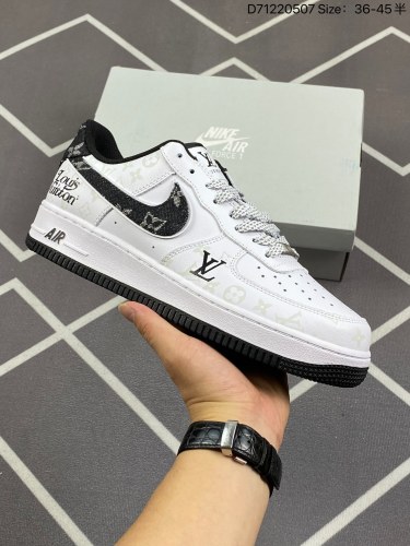 110耐克Nike Air Force 1 Low  空军一号低帮百搭休闲运动板鞋。柔软、弹性十足的缓震性能和出色的中底设计，横跨复古与现代的外型结合，造就出风靡全球三十多年的Force 1。货
