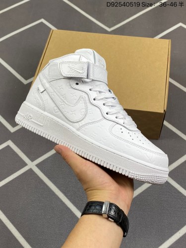 270空军一号 耐克NIKE 耐克空军高帮板鞋    耐克Nike Air Force 1 Low x LV联名 空军一号低帮百搭休闲运动板鞋。柔软、弹性十足的缓震性能和出色的中底设计，横跨复古与