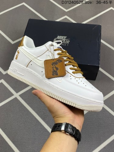 120Nike Air Force 1 Low 07 原楦头原纸板 打造纯正低帮空军版型专注外贸渠道 全掌内置蜂窝气垫 原盒配件 原厂中底钢印、拉帮完美   货号HF5716-111Size36