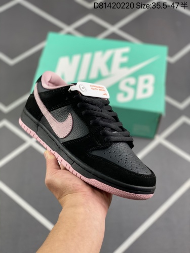 210 Nike Dunk SB Low “Black Coral” 黑粉拼接史诗福利 全网唯一全头层版本 正确低趴鞋头细节 拒绝偷工减料福利供应‼这款配色在物料的选择上依然呈现出了不俗的规格，优