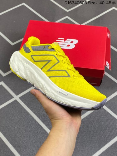 170公司级✅BLUE BOTTLE COFFEE x New Balance NB1080 v12 防滑耐磨 低帮 跑步鞋此番联名延续了Blue Bottle蓝瓶咖啡的极简主义风格纯白鞋身搭配经