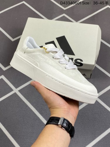 170adidas LABCOURT 百搭休闲轻松舒适 耐磨透气低帮 板鞋 男女同款鞋面使用了绒毛麂皮 ，鞋面和鞋底连接处使用了包边处理，看起来更加精致有型;内里也使用了光滑的优质皮革，鞋垫上的A