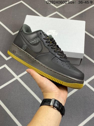 120 耐克 Nike Air Force 1 Low 空军一号低帮百搭休闲运动板鞋。柔软、弹性十足的缓震性能和出色的中底设计，横跨复古与现代的外型结合，造就出风靡全球三十多年的Force 1，直