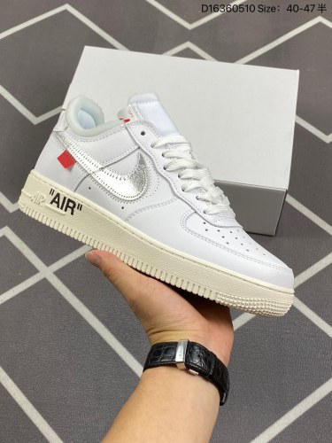 180K      OFF-White x Nike Air Force 1 OW联名空军一号低帮运动板鞋该款以白色为主体色调 ，搭配银色 Swoosh Logo 点缀白色标语，呈现出联名系列招牌