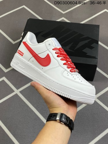 150耐克Nike Air Force 1 Low  空军一号低帮百搭休闲运动板鞋。柔软、弹性十足的缓震性能和出色的中底设计，横跨复古与现代的外型结合，造就出风靡全球三十多年的Force 1。货号
