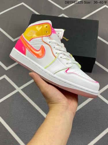 170头层！乔丹Air Jordan 1 Mid GSEdge GlowAJ1乔丹一代中帮经典复古文化休闲运动篮球鞋“彩虹糖果白黄粉水晶底”糖果以NIKE开创性经典运动鞋为蓝本，体现Jordan的