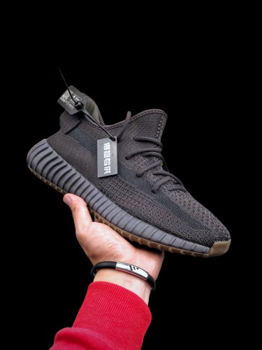 集合图240 得物专供一码一扣，Ad Yeezy 350 Boost V2 Space ash IF3219 阿迪达斯椰子350二代 全新太空灰配色 #整双鞋以编织鞋面打造，视觉上比前一代更具层次