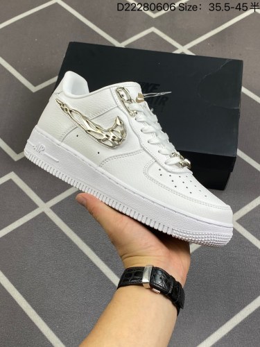140耐克Nike Air Force 1 Low 空军一号低帮休闲板鞋 打造纯正空军版型#专注外贸渠道 全掌内置蜂窝气垫 #原盒配件 原厂中底钢印、拉帮完美 货号：FV3616 101码数：35
