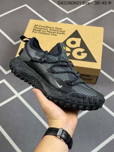 合集140     耐克Nike ACG Mountain Fly Low “Fossil Stone” 低帮版本的Mountain Fly 全新来袭。该鞋款沿袭前代高帮型的设计传统，轻盈鞋面结合