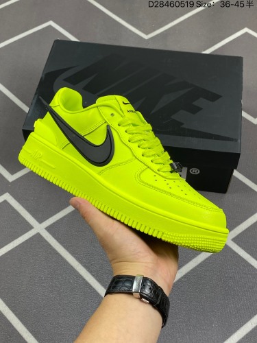 230Ambush x Nk Air Force 1'07 Low 联名款 空军一号低帮休闲板鞋#鞋面采用了优质原厂皮革，标志性的 Swoosh 延伸至鞋跟之外，鞋舌和鞋垫上印有 AMBUSH 品
