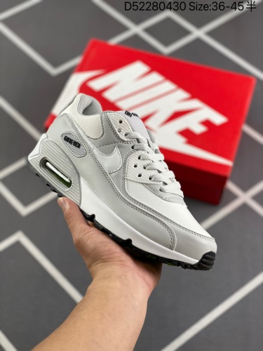140耐克 男女鞋 Nike Air Max 90 NRG 运动小气垫日常运动鞋融合经典设计线条和丰富材质，沿袭元年款经典元素，焕新演绎出众外观，整体视觉表现活力满载，上脚效果满分货号：DJ977