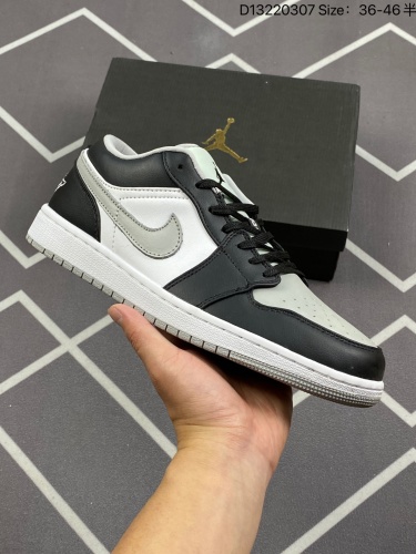 合集1 110Air Jordan 1 Low 乔1 aj1复古文化休闲运动篮球鞋。凭借出色的性能和吸睛的外观， Air Jordan直是风球场和街头的时尚标杆。Air Jordan 1 从198