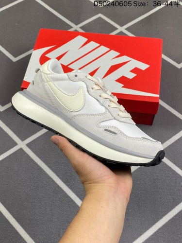 120耐克 Nike Phoenix Waffle  复古运动跑步鞋 厚底增高老爹鞋。Nike Phoenix Waffle 以更现代的视角展现了 Swoosh 的跑步传统，介于新与熟悉之间，表面