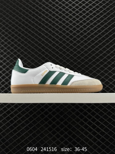 80 Adidas/阿迪达斯 男女鞋半码制，原楦原纸版数据开发，采用软质纤维革组合翻毛皮饰片鞋面材质，内环保可再生海玻璃鞋垫，外置RB耐磨防滑橡胶大底❗️带你回味最原始的永远经典，阿迪达斯/三叶草Ad