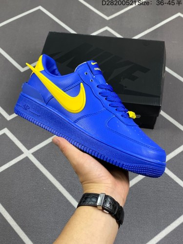 100Ambush x Nk Air Force 1'07 Low 联名款 空军大勾 低帮休闲板鞋鞋面采用了优质原厂皮革，标志性的 Swoosh 延伸至鞋跟之外，鞋舌和鞋垫上印有 AMBUSH 品