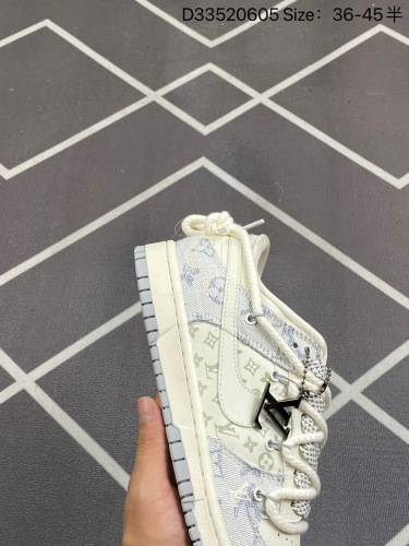260Louis Vuitton x Nike Dunk SB Low 路易威登x 耐克 SB 低帮 LV联名米白蓝 鞋身以米白色作为主色调，鞋面采用米灰色麂皮打造，搭配白色皮革框架覆盖层，使鞋款