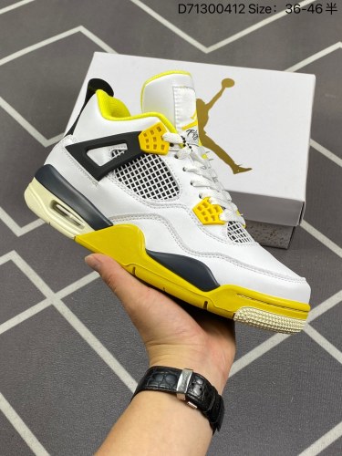 150Air Jordan 4 Retro Vivid Sulfur 白黑黄 AJ4 乔丹4代 aj4 乔4 反转雷公 乔丹篮球鞋系列 鞋身整体以白色皮革为主色调，辅以黄色点缀，搭配白色的鞋带，让