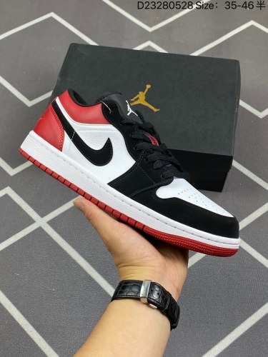140耐克 乔丹Air Jordan 1 Low AJ1 乔1 乔丹1代aj1 低帮复古文化休闲运动篮球鞋。该鞋款从 1985 年元年款汲取设计灵感，焕新演绎简约经典外观，让人感到熟悉的同时又颇具