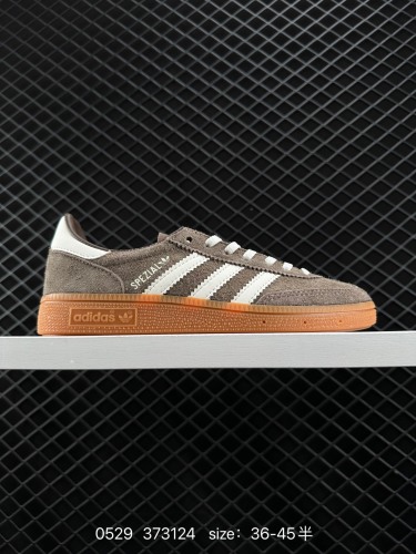 120 阿迪达斯Adidas Handball Spezial 三叶草手球特别版圣帕特里克节联名款 褐色 货号：iF6490 SIZE：36 36.5 37.5 38 38.5 39.5 40 40.