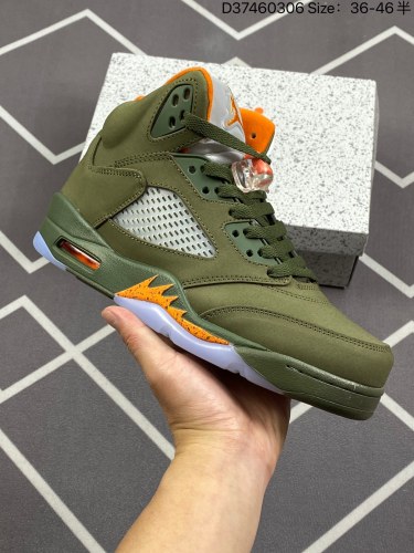 230Air Jordan 5 Retro Olive 高帮 橄榄绿 AJ5 乔5 高邦 橄榄绿 DD0587-308 鞋身整体选用橄榄配色示人，让人印象深刻。整体在橄榄色的基础上，饰以皮革材质进