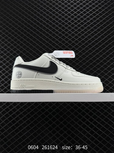 120 ✅耐克Nike Air Force 1 Low  空军一号低帮百搭休闲运动板鞋。柔软、弹性十足的缓震性能和出色的中底设计，横跨复古与现代的外型结合，造就出风靡全球三十多年的Force 1。 货