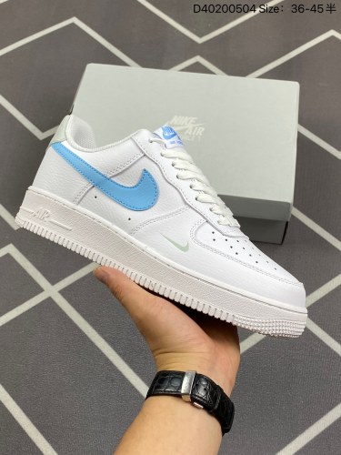 100耐克Nike Air Force 1 Low  空军一号低帮百搭休闲运动板鞋。柔软、弹性十足的缓震性能和出色的中底设计，横跨复古与现代的外型结合，造就出风靡全球三十多年的Force 1。