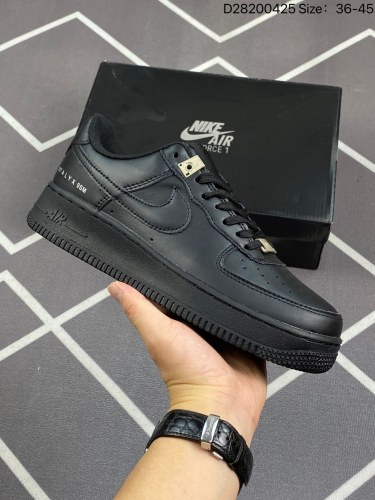 100公司级✅耐克Nike Air Force 1 Low  空军一号低帮百搭休闲运动板鞋。柔软、弹性十足的缓震性能和出色的中底设计，横跨复古与现代的外型结合，造就出风靡全球三十多年的Force