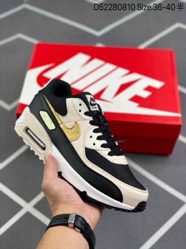 140耐克AIR MAX 90 NRG  Air Max 90 Desert Sand沙漠灰 这双鞋以低饱和度的色调组合而成，整体呈现出简洁柔和的鞋身气质。值得一提的是，浅灰色皮革上还带有如同仙人