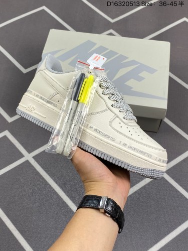 160✅耐克Nike Air Force 1 Low  空军一号低帮百搭休闲运动板鞋。柔软、弹性十足的缓震性能和出色的中底设计，横跨复古与现代的外型结合，造就出风靡全球三十多年的Force 1。