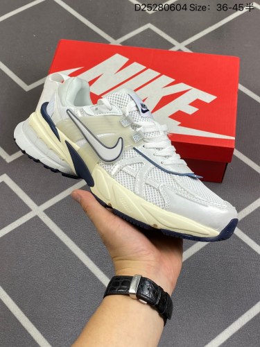 合集140Nike耐克 V2K Run 减震防滑 复古低帮跑步鞋 超火复古跑鞋，采用太空革组合呼吸网眼布鞋面材质，搭载正确4层组合底模!!，嵌入TPU加固稳定模块,双层MD发泡缓震中底及防滑橡胶底