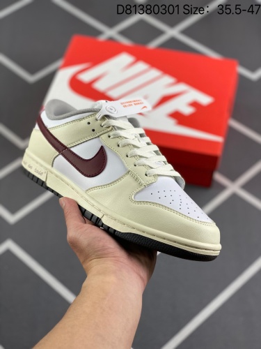 190Nike Dunk Low “Pink Paisley” 珍珠粉正确低趴鞋头细节 拒绝偷工减料福利供应‼️Nike Dunk Low的这款产品采用全皮革制成，配有网眼鞋舌和衬里。它以白色为基