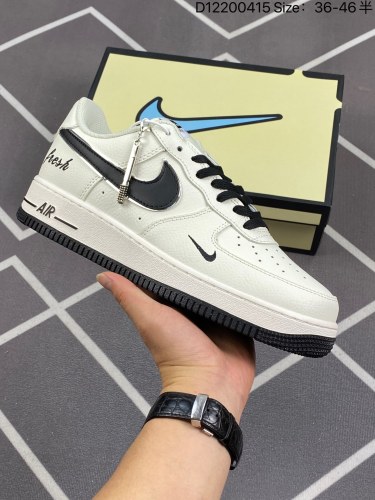 100真标✅Nike Air Force 1'07 Low 深灰白 空军一号低帮休闲板鞋 采用灰色Swoosh小标和明线点缀为奶白配色增添点睛细节 鞋底淡粉色底质感十足 辅以 Air 经典缓震科技