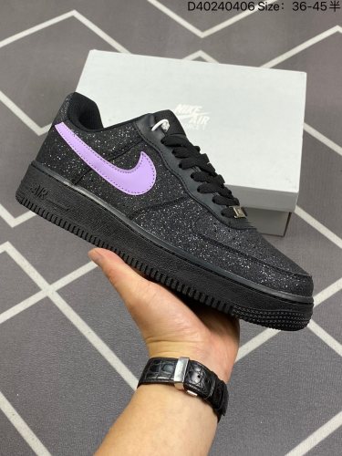 120耐克Nike Air Force 1 Low  空军一号低帮百搭休闲运动板鞋。柔软、弹性十足的缓震性能和出色的中底设计，横跨复古与现代的外型结合，造就出风靡全球三十多年的Force 1。