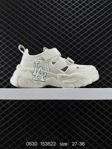 110  童鞋！NY美国榄球洋基队限定 x MLB Big Ball Chunky Mesh  厚底老爹系列低帮魔术贴轻量休闲运动慢跑鞋凉鞋！ 编码：153522  Size:27～36 全文  详情