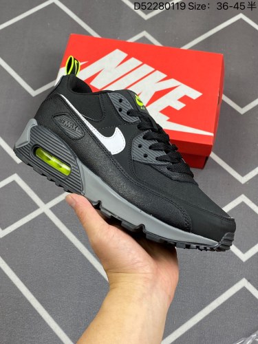 140耐克Nike Air Max 90 经典复古小气垫缓震跑鞋 鞋面由皮和革织物打造，犀利的条线打造出酷劲十的足视觉效果 网布鞋增面强透气性，穿着为极舒适 经可典视气垫醒目依旧，而脚感更是十软足