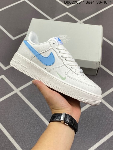 100耐克Nike Air Force 1 Low  空军一号低帮百搭休闲运动板鞋。柔软、弹性十足的缓震性能和出色的中底设计，横跨复古与现代的外型结合，造就出风靡全球三十多年的Force 1。