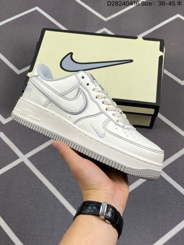 120Nike Air Force 1 Low 夜魔侠原楦头原纸板 打造纯正空军版型专注外贸渠道 全掌内置蜂窝气垫 原盒配件 原厂中底钢印、拉帮完美   官方货号：UN1635 555Size：3