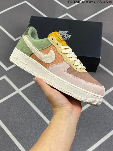 120耐克Nike Air Force 1 Low  空军一号低帮百搭休闲运动板鞋。柔软、弹性十足的缓震性能和出色的中底设计，横跨复古与现代的外型结合，造就出风靡全球三十多年的Force 1