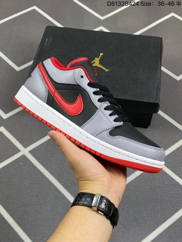 合集160Air Jordan 1 Low Lucky Green 低帮 幸运绿 AJ1 乔丹1代 aj1 乔1 低邦 绿黑 乔丹篮球鞋系列 鞋款运用了黑色和绿色进行搭配，绿色的鞋身框架和Swoo