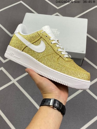 120耐克 Nike Air Force 1 Low 空军一号低帮百搭休闲运动板鞋。柔软、弹性十足的缓震性能和出色的中底设计，横跨复古与现代的外型结合，造就出风靡全球三十多年的Force 1，直到