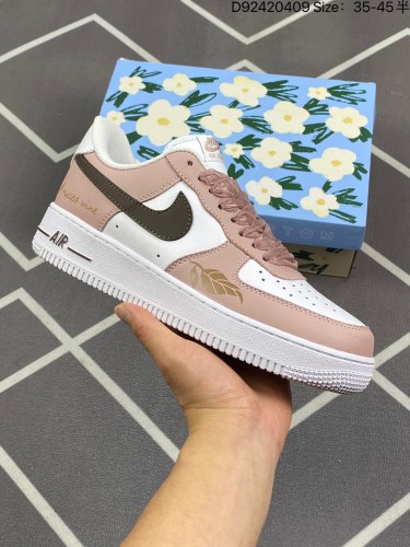 210公司级✅Nike Air Force 1 Low 空军一号低帮休闲运动板鞋 原楦头原纸板 打造纯正空军版型 专注外贸渠道 全掌内置蜂窝气垫 原盒配件 原厂中底钢印、拉帮完美   货号：CV8