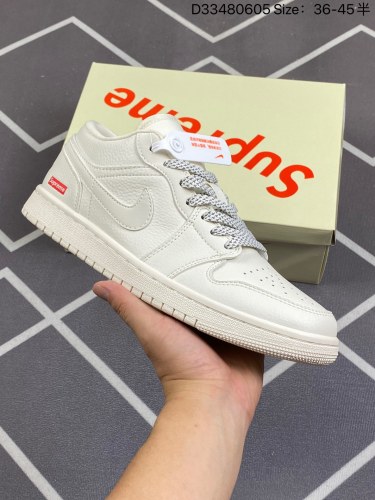240AJ1 Supreme联名纯原大厂出品 极力推荐 原装头层材料 独家版型蒸餾加工帶來的是更好的视觉和脚感体验大厂纯原品质出货 清洁度 电绣工艺 皮料切割干净无任何毛边 细节完美官方货号 BB