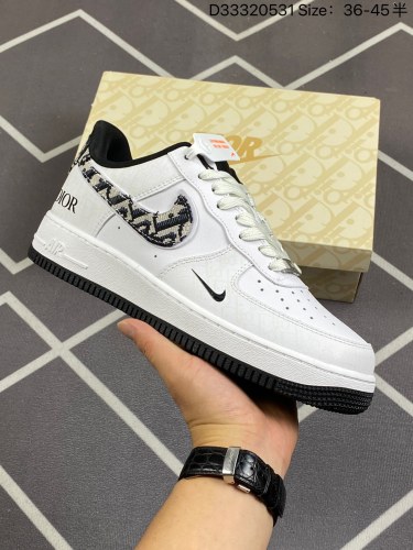 160耐克Nike Air Force 1 Low  空军一号低帮百搭休闲运动板鞋。柔软、弹性十足的缓震性能和出色的中底设计，横跨复古与现代的外型结合，造就出风靡全球三十多年的Force 1。货号